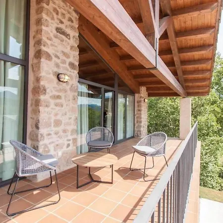 La Cabanya Planella Holiday home *